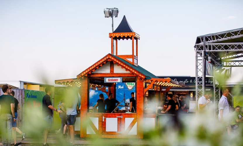 Loempiakraam van Saes Foodexpress op festival