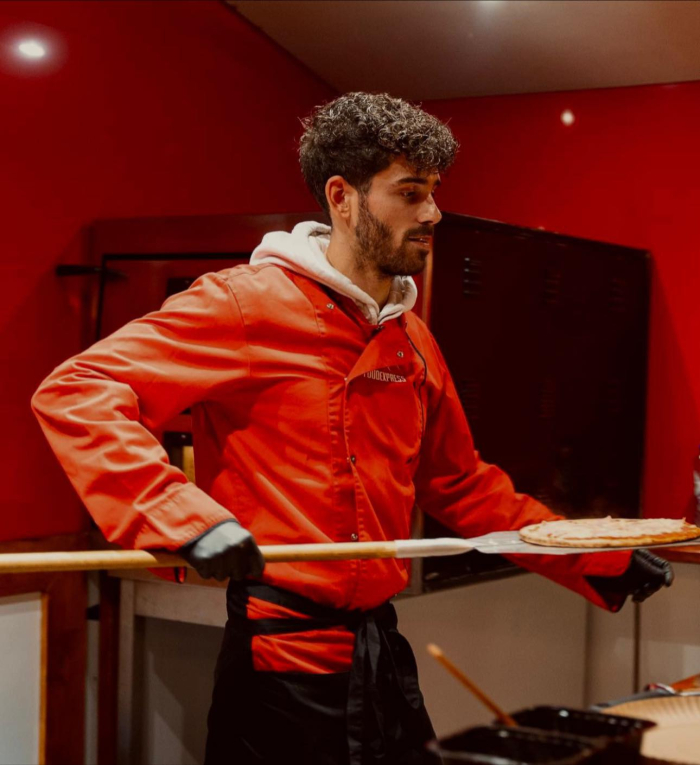 Pizzabakker van Saes Foodexpress